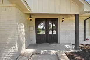 2625 Ramblewood Dr, Carrollton, TX 75006 - Photo 11
