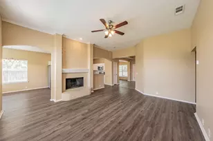1301 Woodthorpe Dr, Mesquite, TX 75181 - Photo 3