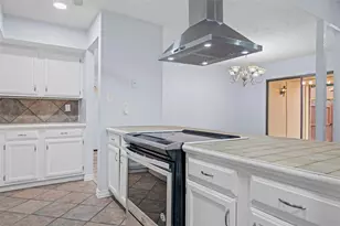 7949 Bermejo Rd, Fort Worth, TX 76112 - Photo 7