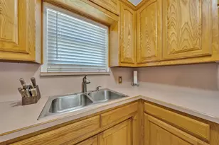 453 Irene St, Burleson, TX 76028 - Photo 11