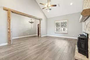 225 Pear Tree Ln, Collinsville, TX 76233 - Photo 5
