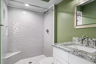111 N Clearwater Dr, Highland Village, TX 75077 - Photo 25