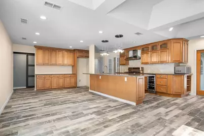 111 N Clearwater Drive, Highland Village, TX 75077 - Photo 9