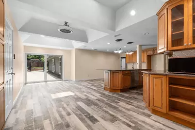 111 N Clearwater Drive, Highland Village, TX 75077 - Photo 17