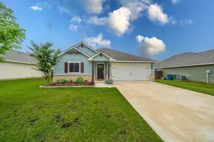 105 Arrowhead Dr, Sanger, TX 76266 - Photo 1