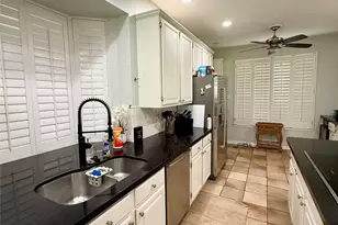 2651 Hidden Ridge Dr, Arlington, TX 76006 - Photo 11