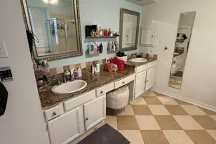 2651 Hidden Ridge Dr, Arlington, TX 76006 - Photo 31