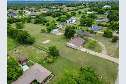 2102 Hill Top Circle, Weatherford, TX 76085 - Photo 35