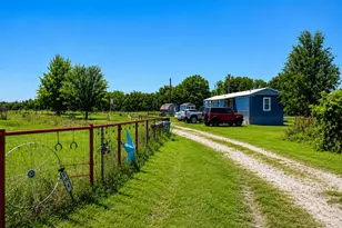 504 Cheaney Rd, Valley View, TX 76272 - Photo 1