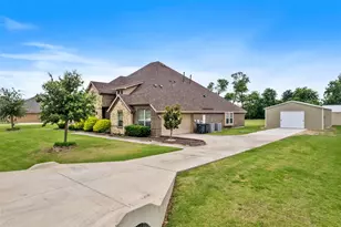 1111 Yukon Blvd, Waxahachie, TX 75167 - Photo 3