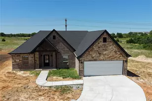 405 Austin Ln, Callisburg, TX 76240 - Photo 1