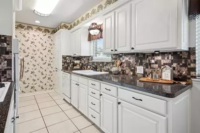6220 Sandra Drive, Fort Worth, TX 76133 - Photo 9