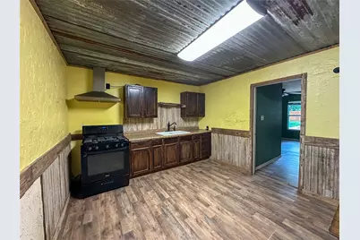 606 Lilly Street, Cleburne, TX 76033 - Photo 3