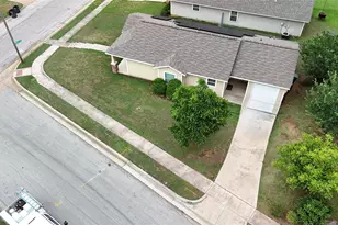 4421 E Kellis St, Fort Worth, TX 76119 - Photo 7