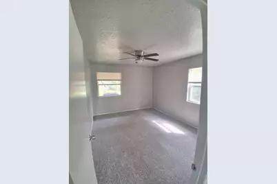 3221 Ridgeview Circle, Irving, TX 75062 - Photo 9