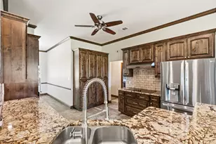 716 Retoma Park Dr, Robinson, TX 76706 - Photo 7