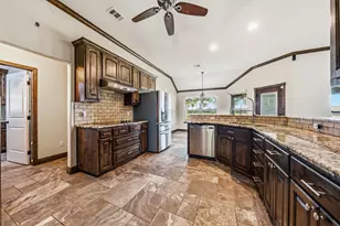 716 Retoma Park Dr, Robinson, TX 76706 - Photo 9