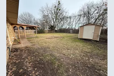 415 W Highland Drive, Whitewright, TX 75491 - Photo 3