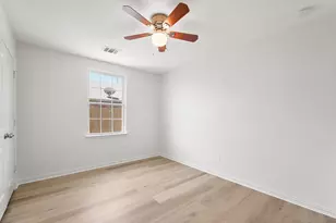 4920 S Peachtree Rd, Balch Springs, TX 75180 - Photo 7