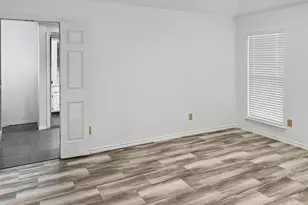 2730 Big Oaks Dr, Garland, TX 75044 - Photo 9