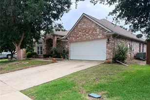 10123 Andre Dr, Irving, TX 75063 - Photo 3