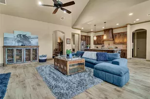 217 Maverick Ct, Granbury, TX 76049 - Photo 7