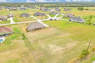 217 Maverick Ct, Granbury, TX 76049 - Photo 35
