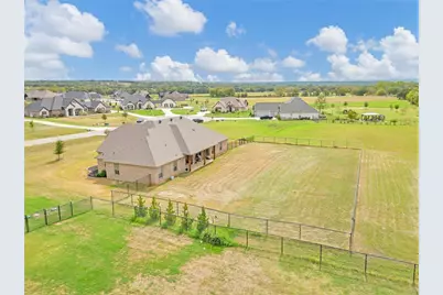 217 Maverick Court, Granbury, TX 76049 - Photo 33
