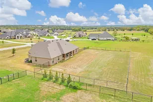 217 Maverick Ct, Granbury, TX 76049 - Photo 33