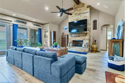 217 Maverick Court, Granbury, TX 76049 - Photo 5