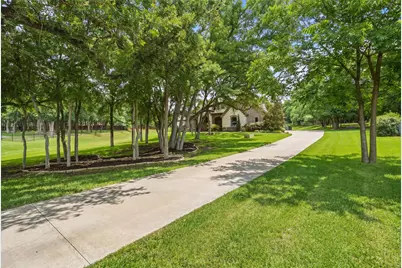 10512 Estancia Court, Fort Worth, TX 76108 - Photo 3