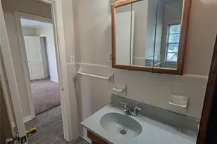 1605 Maple Dr, Garland, TX 75042 - Photo 11