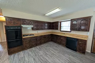 1605 Maple Dr, Garland, TX 75042 - Photo 5