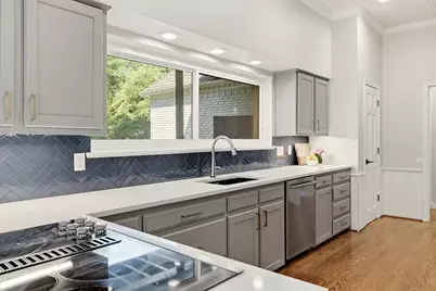 8814 Sanshire Avenue, Dallas, TX 75231 - Photo 11
