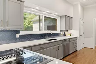 8814 Sanshire Ave, Dallas, TX 75231 - Photo 11