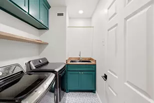 8814 Sanshire Ave, Dallas, TX 75231 - Photo 21