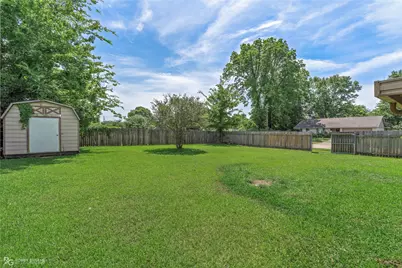 8669 Chalmette Drive, Shreveport, LA 71115 - Photo 3