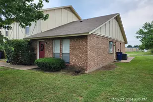 429 Thomas Street SW, Burleson, TX 76028 - Photo 1