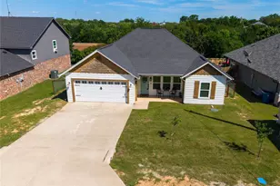 2703 San Gabriel Dr, Granbury, TX 76048 - Photo 1