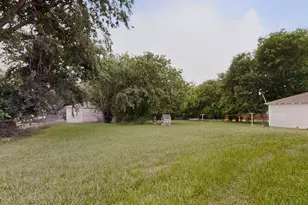 8927 Beckley View Ave, Dallas, TX 75232 - Photo 17