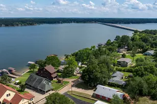 138 Pinoak Dr, Mabank, TX 75156 - Photo 1