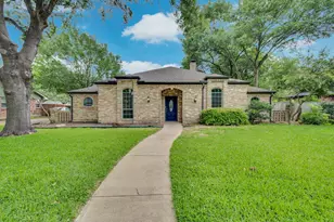 102 Chapman Cir, Waxahachie, TX 75165 - Photo 1