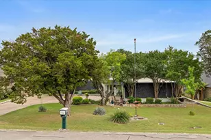 5007 Comanche Dr, Granbury, TX 76049 - Photo 3