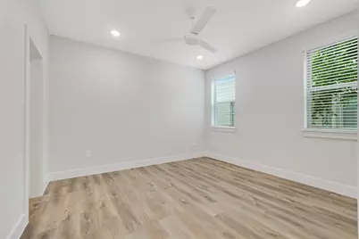 408 Foch Street #201, Fort Worth, TX 76107 - Photo 3