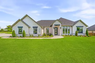2704 Village Rd, Granbury, TX 76049 - Photo 3
