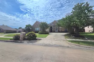 2079 Fair Oaks Cir, Corinth, TX 76210 - Photo 3