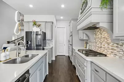 7826 Uxbridge Drive, Irving, TX 75063 - Photo 9