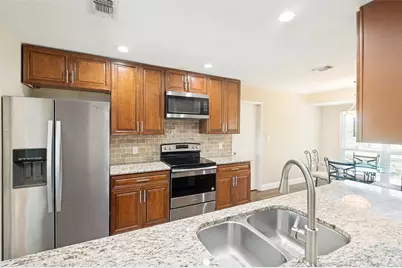 211 Willow Creek Court, Mansfield, TX 76063 - Photo 9