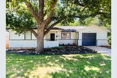 706 Henslee Drive, Euless, TX 76040 - Photo 1