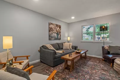 706 Henslee Drive, Euless, TX 76040 - Photo 5